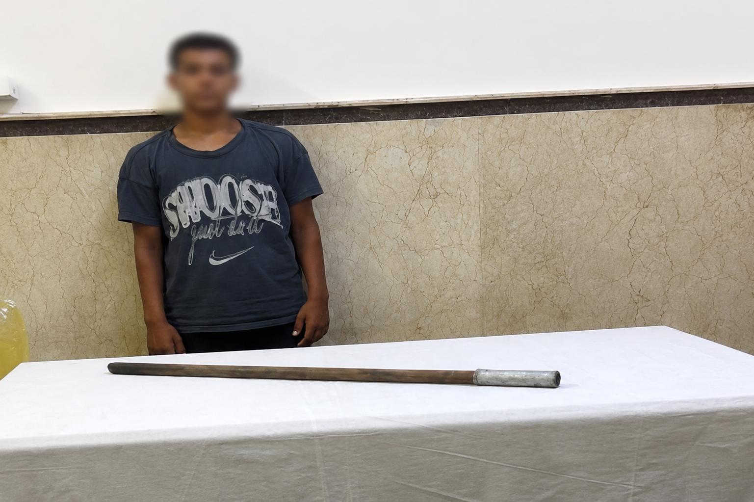 الداخلية تحسم الجدل في جريمة شاطئ العجمي.. العامل اعترف وضبط العصا المستخدمة